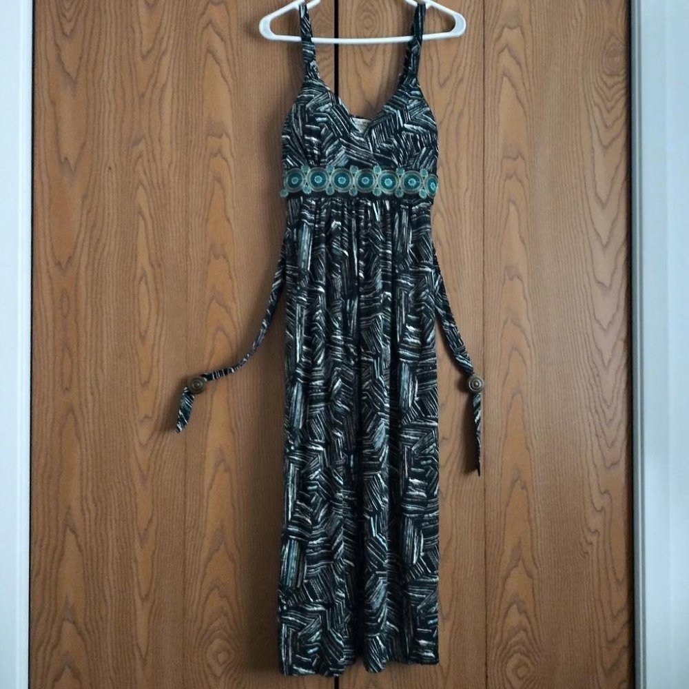 Studio West Apparel Sleeve Less Dress